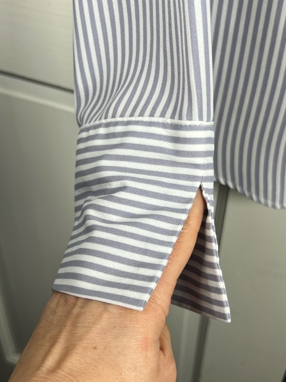 NWOT Simply Styled Women's Vertical Stripe Button Down Shirt White & Gray Sz S - Picture 6 of 9